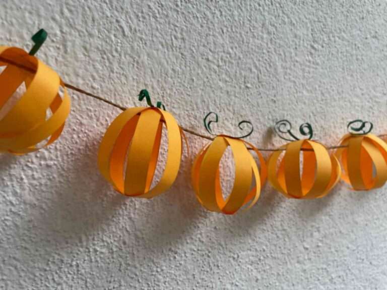 How to make a Pumpkin Garland